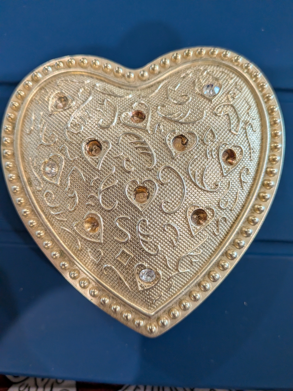 Vintage Gold Heart Decorative Jewelry Box - Elegant Heart-Shaped Trinket Case